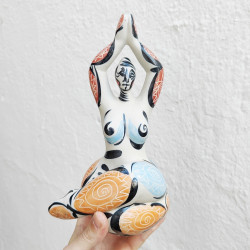 Pièce "Yoga" - 24 cm. -
