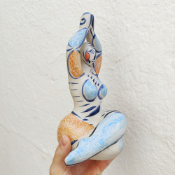 Pieza "Yoga" - 24 cm. -