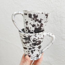 Set de deux mugs - 10,5 cm.