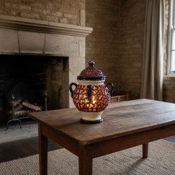 Pieza de cerámica calada...