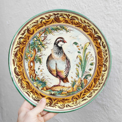 Plat en céramique  - 30 cm. -