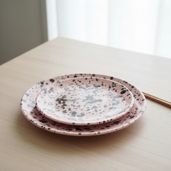 Zestaw 2 talerzy ceramicznych.