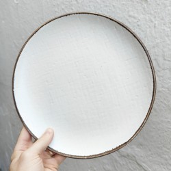 Set di 2 piatti in ceramica.