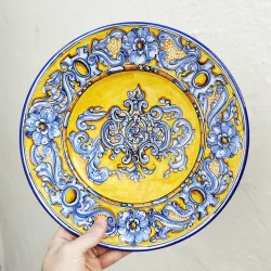 Piatto in ceramica - 32 cm.