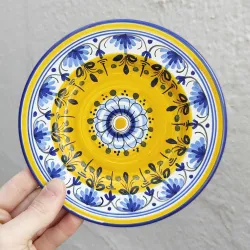 Piatto in ceramica - 18 cm.