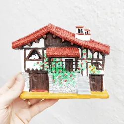 Ceramic house - 18 cm.