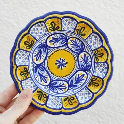 Ceramic plate - 18cm. -