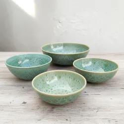Set of 2 Bowls in 20cm.