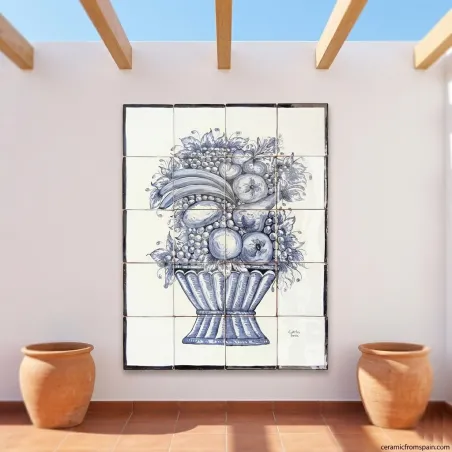 Murale di piastrelle in ceramica dipinte a mano.