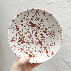 Zestaw 2 misek o średnicy 20 cm.