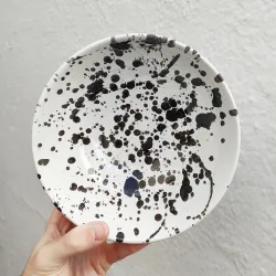 Zestaw 2 misek o średnicy 20 cm.
