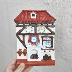 Ceramic house - 22 cm.