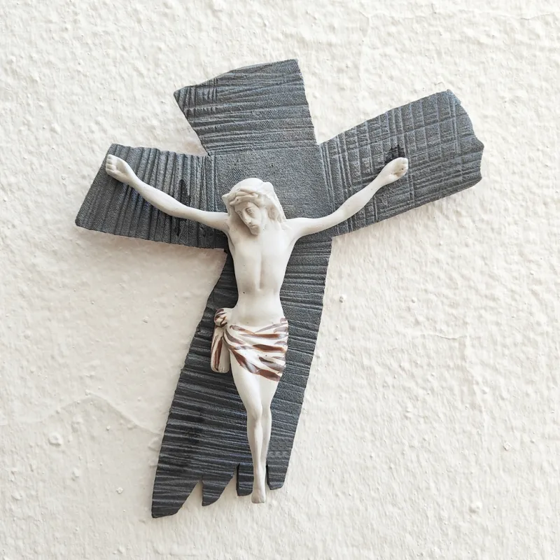 Krucyfiks ceramiczny - 36 cm. -