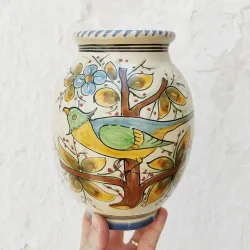 Ceramic vase 20 cm.