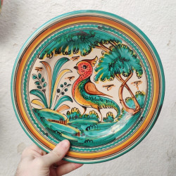 Plato de cerámica española, estilo "Montería" de 28 cm.