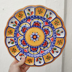 Plato de cerámica española, modelo "Castañuela" - Estilo "Amarillo".